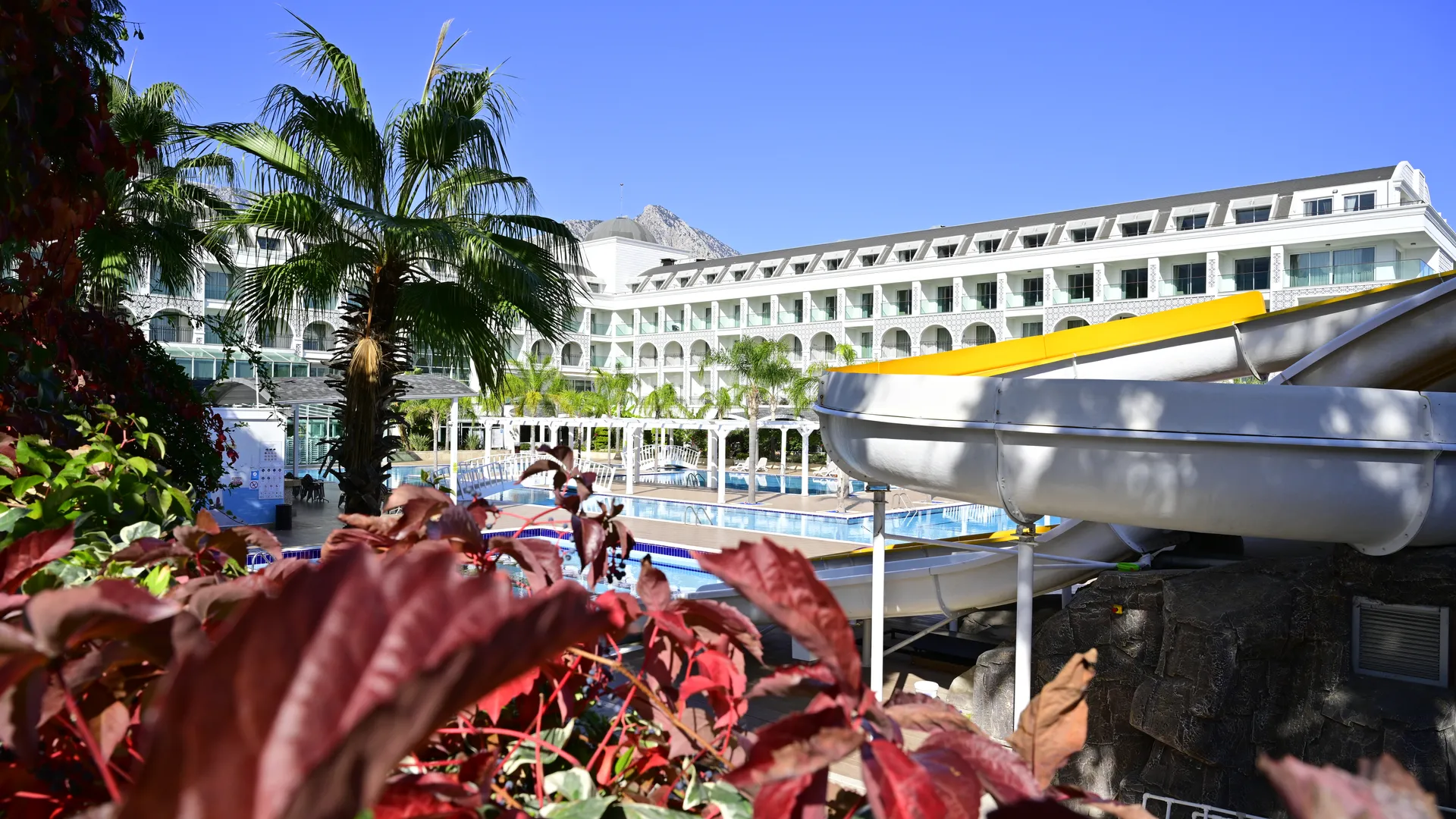 Karmir Resort & Spa