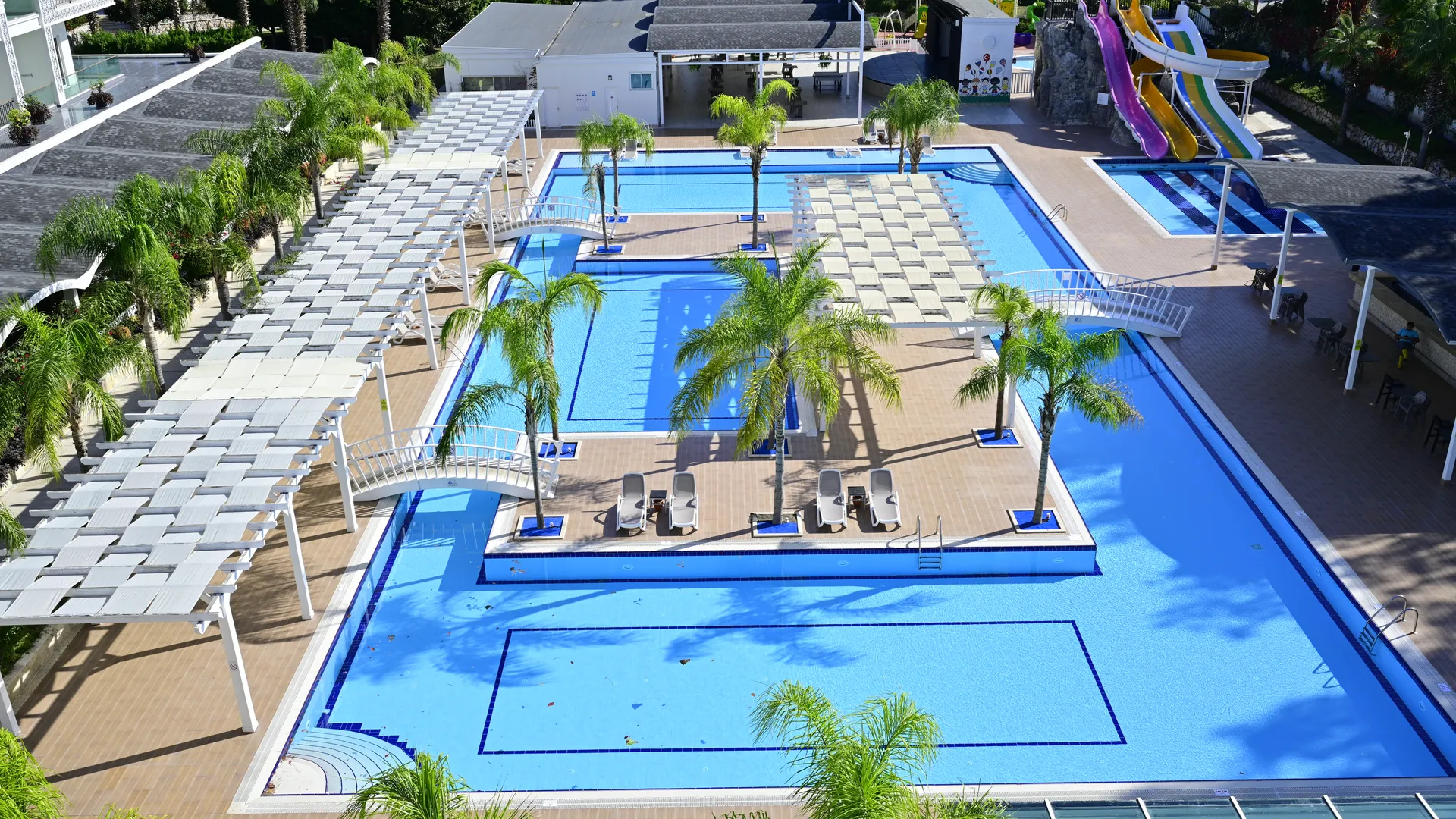 Karmir Resort & Spa