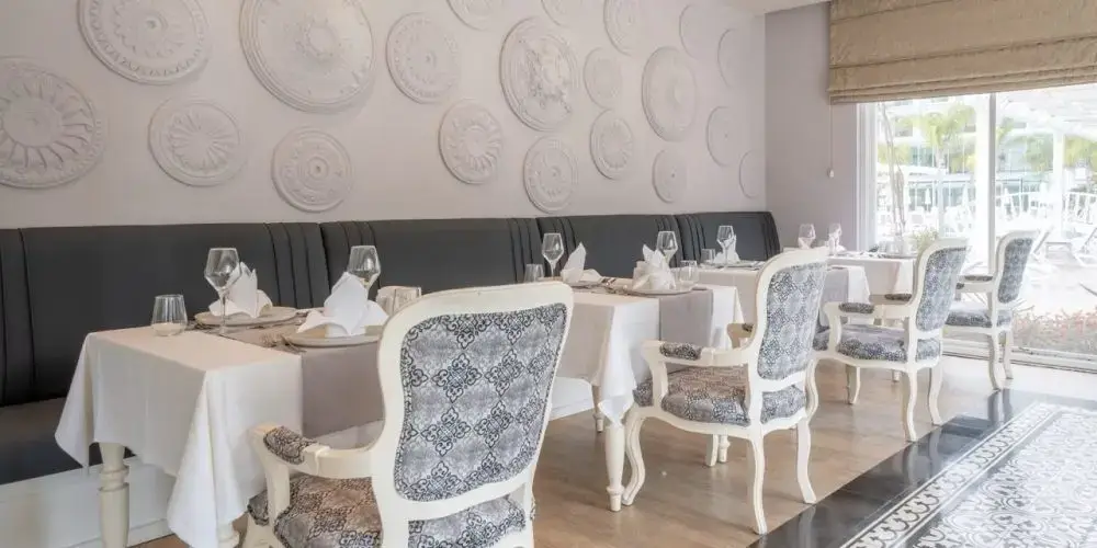 karmir resort spa hotel amethyst a la carte restoran1 e1705334192241 1000x500